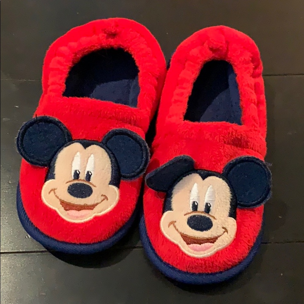 Kids red Mickey Mouse slippers